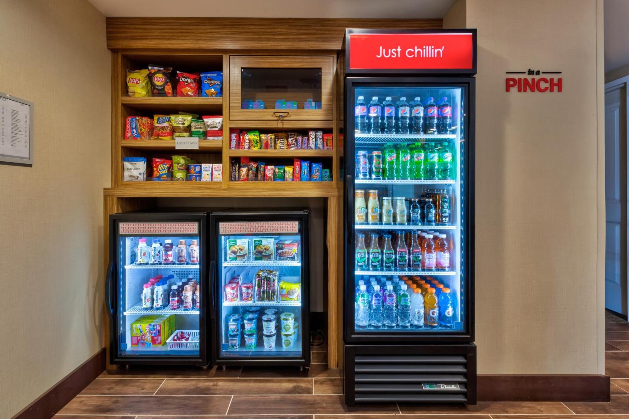 Towneplace Suites By Marriott Grand Rapids Airport Southeast Esterno foto